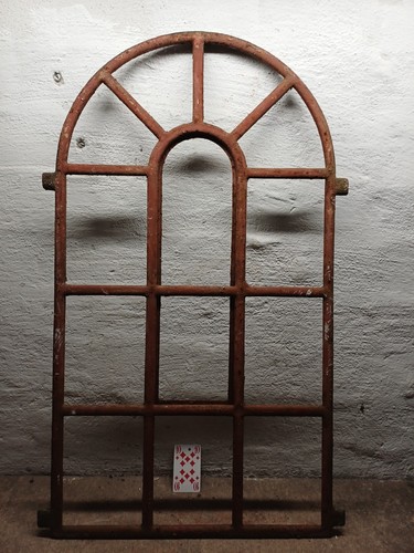 Massives altes fenster mit - fenster,