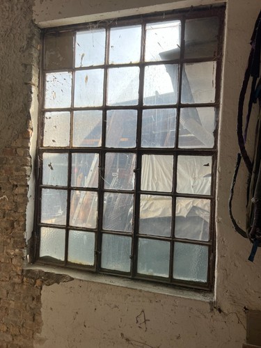 Altes stahl fabrikfenster - altes,