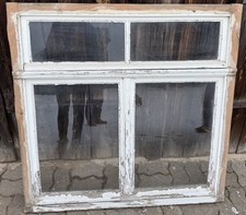 Altes historisches Holzfenster