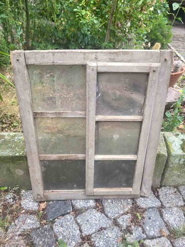 Altes holzfenster mit rahmen - altes,